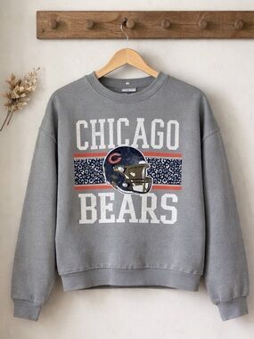 NWT Chicago Bears Women's Gray Crew Neck Sweater